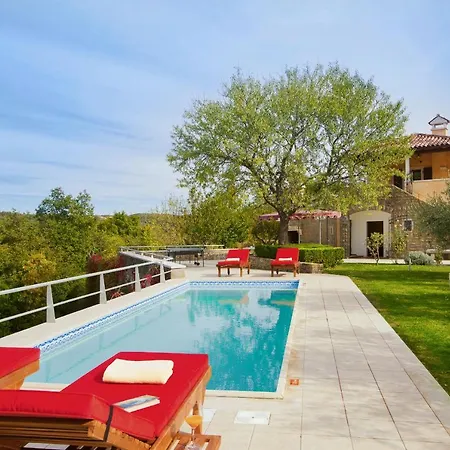 Villa Momiano With Private Pool