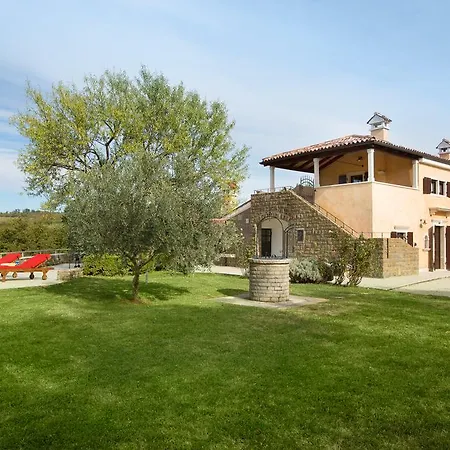 Villa Momiano With Private Pool